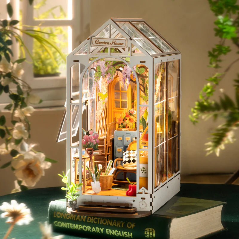 Drewniane Puzzle 3D - Book Nook - Garden